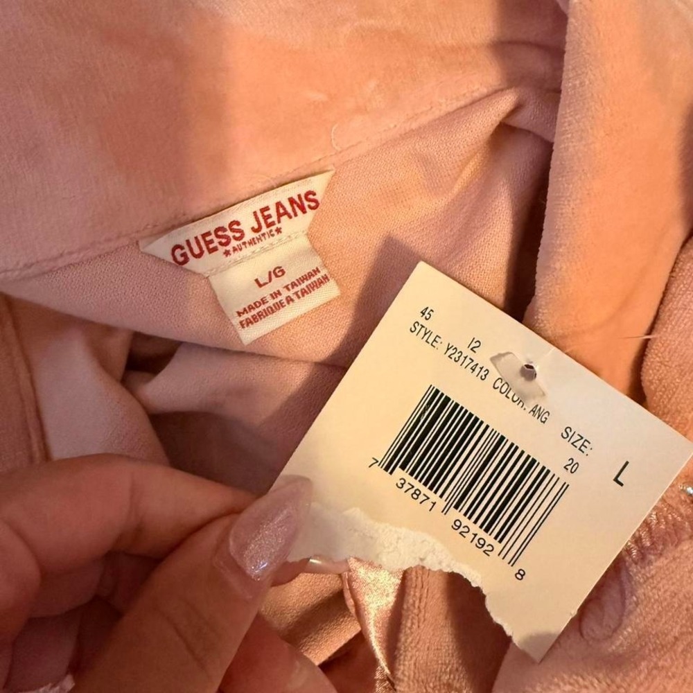 NWT Vintage Guess velour polo shirt with button up front and collar - Picture 3 of 7